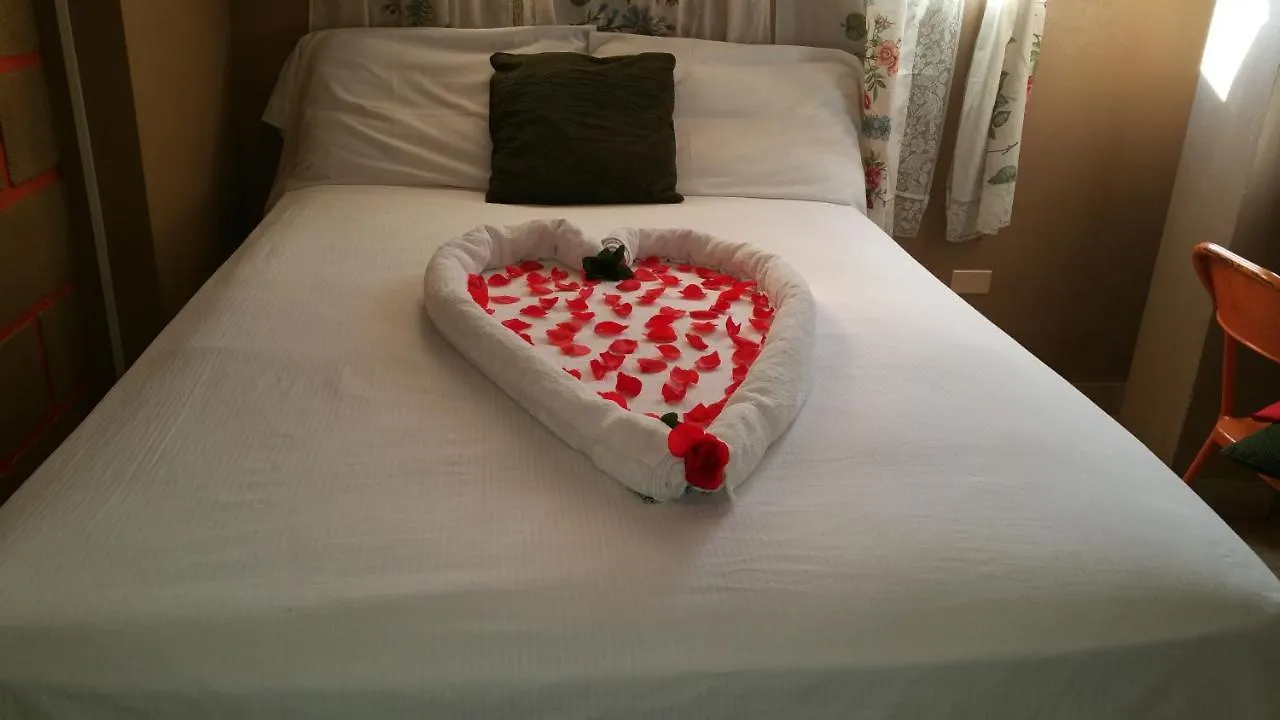 Mondesir Hotel Puerto Príncipe 2*,  Haití